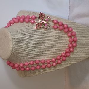 Pibk beaded necklace with butterfly